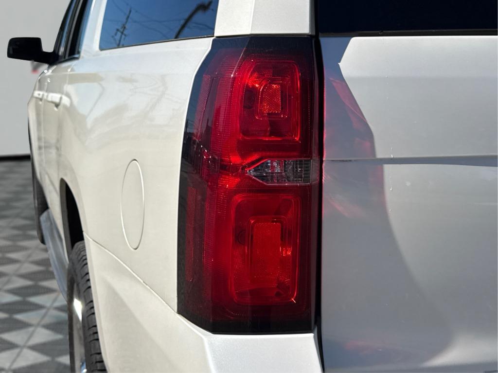 2015 Chevrolet Suburban - $11,900
