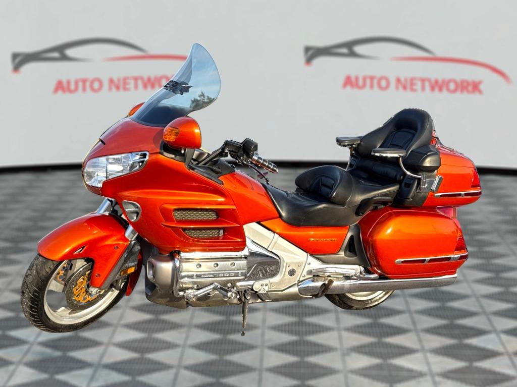 2002 Honda Gold Wing - $3,900