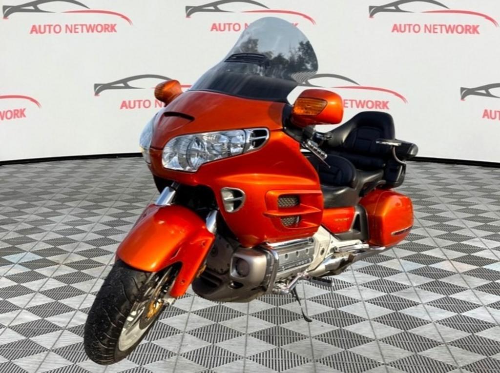 2002 Honda Gold Wing - $3,900