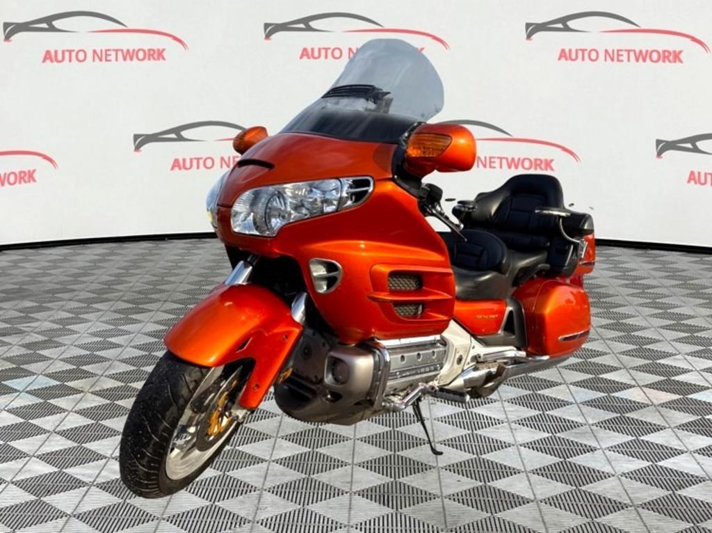 2002 Honda Gold Wing - $3,900