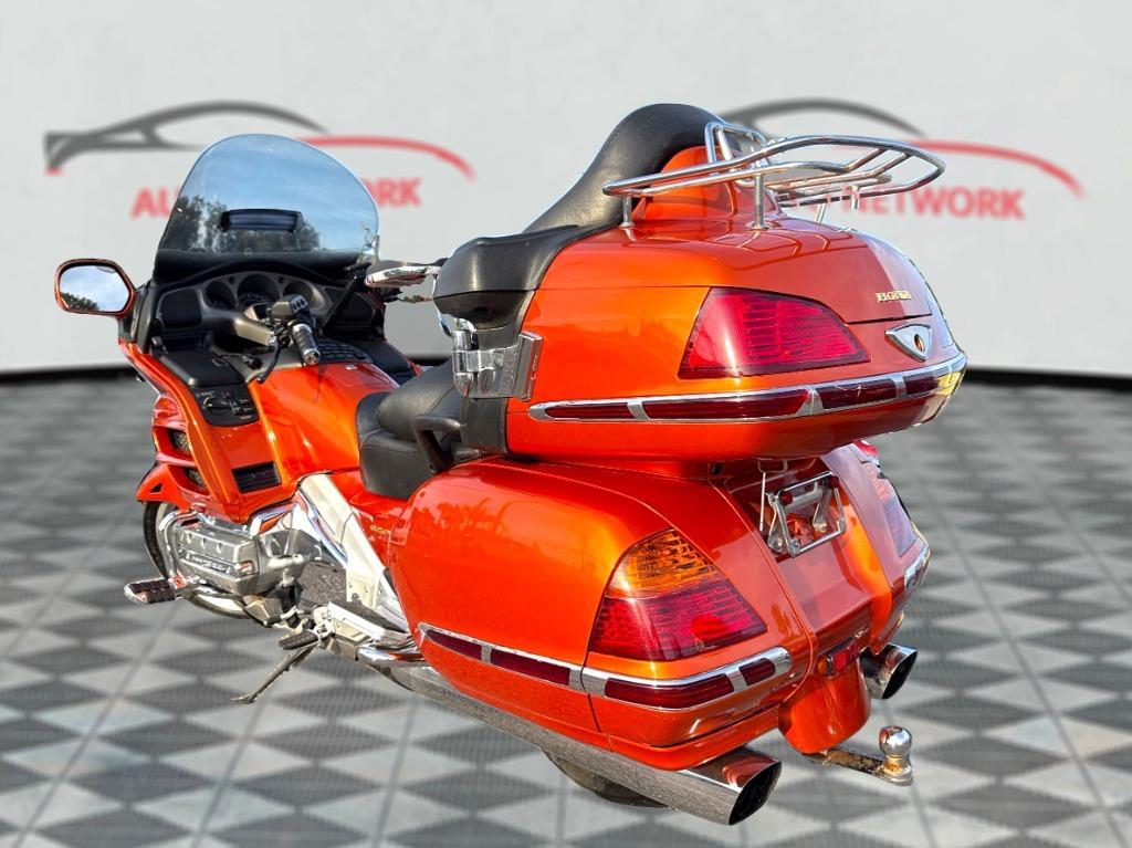 2002 Honda Gold Wing - $3,900