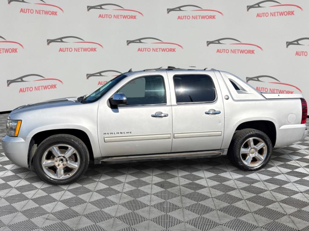 2013 Chevrolet Avalanche - $8,900