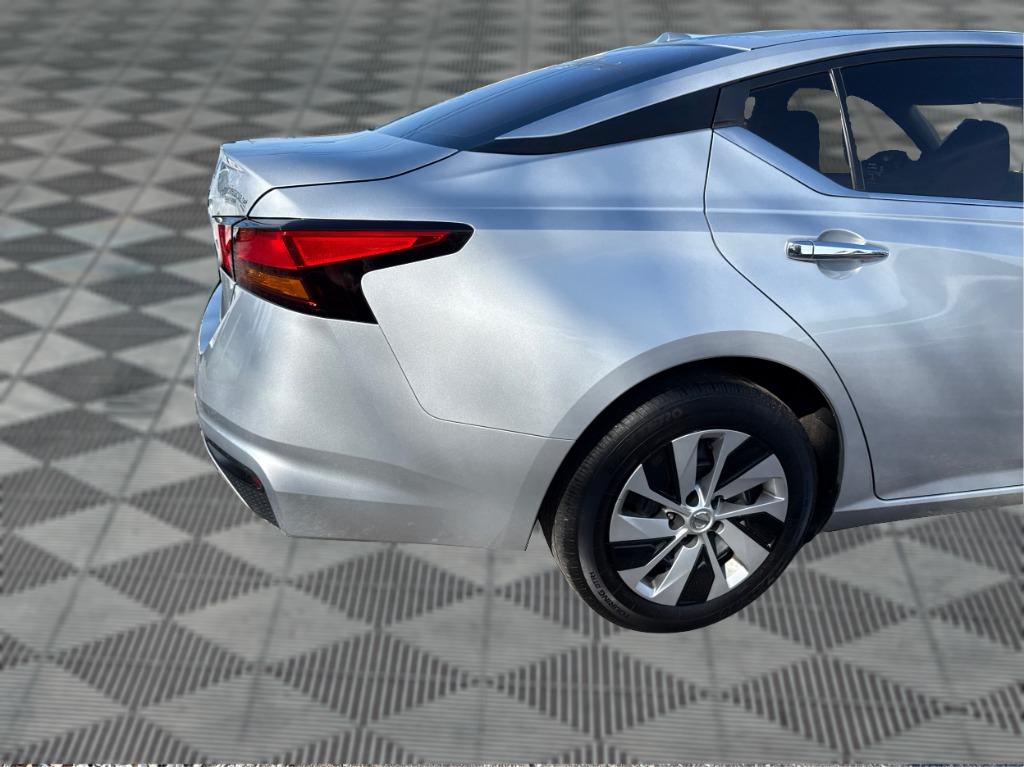 2020 Nissan Altima - $11,900