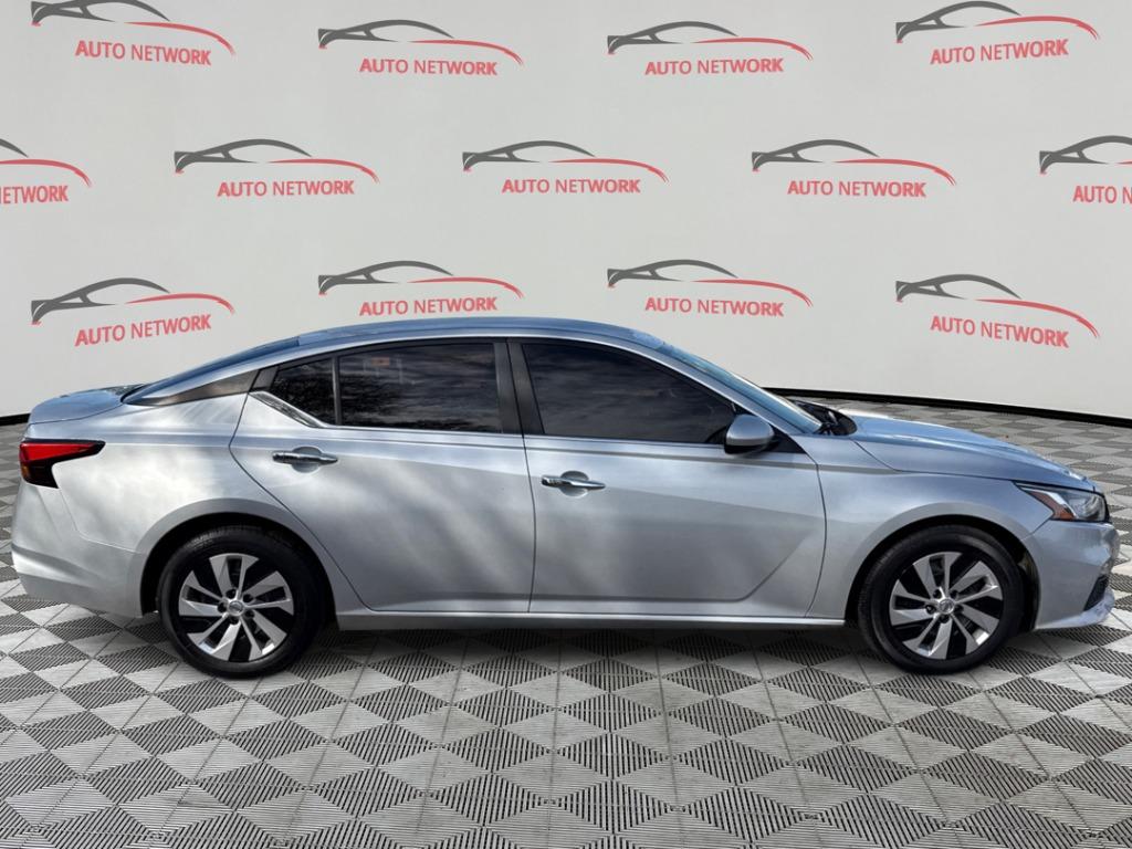 2020 Nissan Altima - $11,900