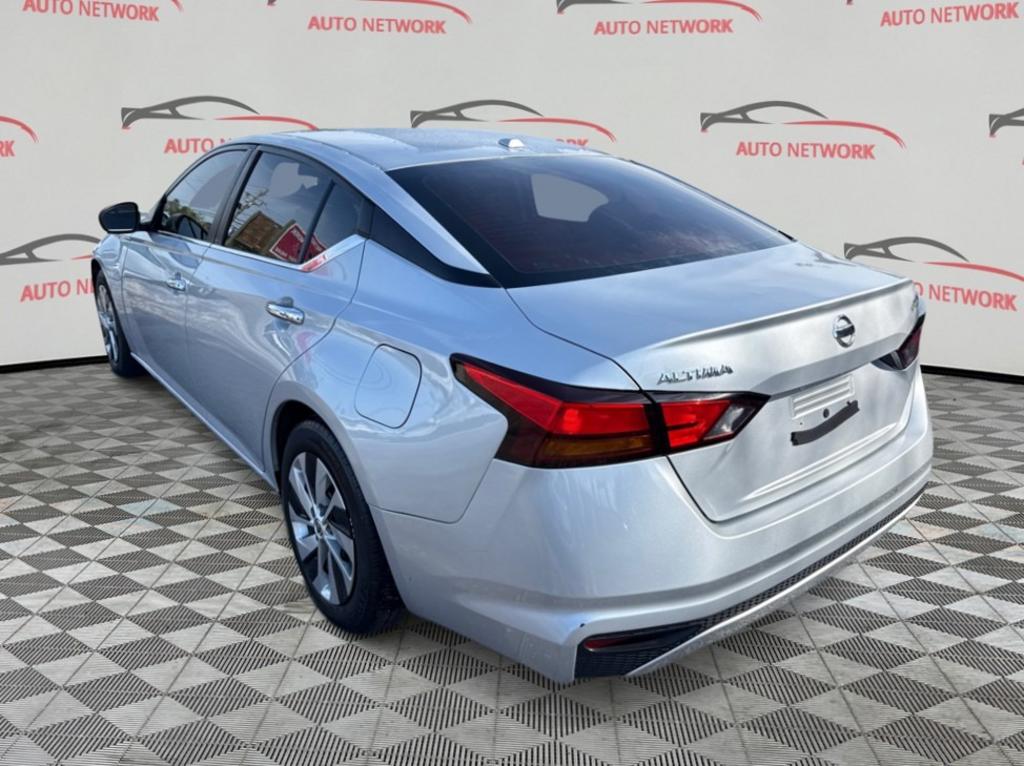 2020 Nissan Altima - $11,900