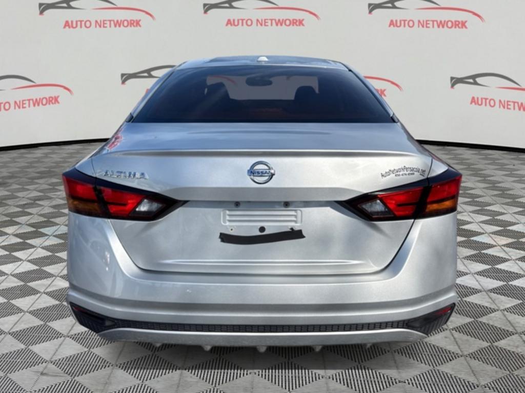 2020 Nissan Altima - $11,900