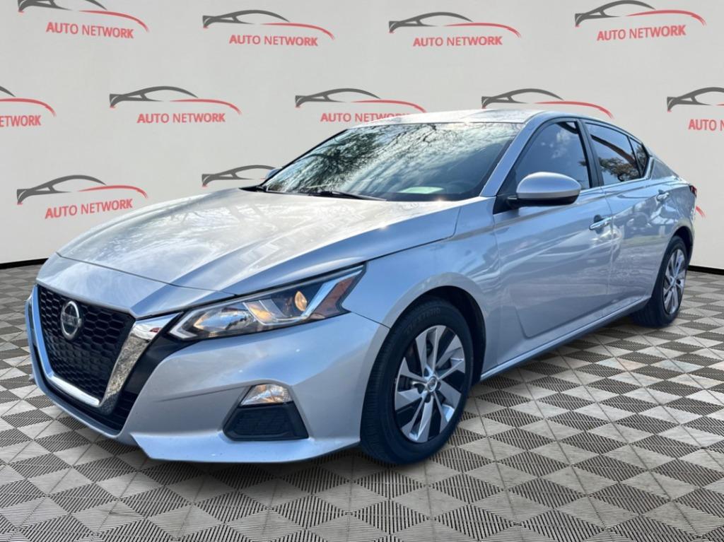 2020 Nissan Altima - $11,900