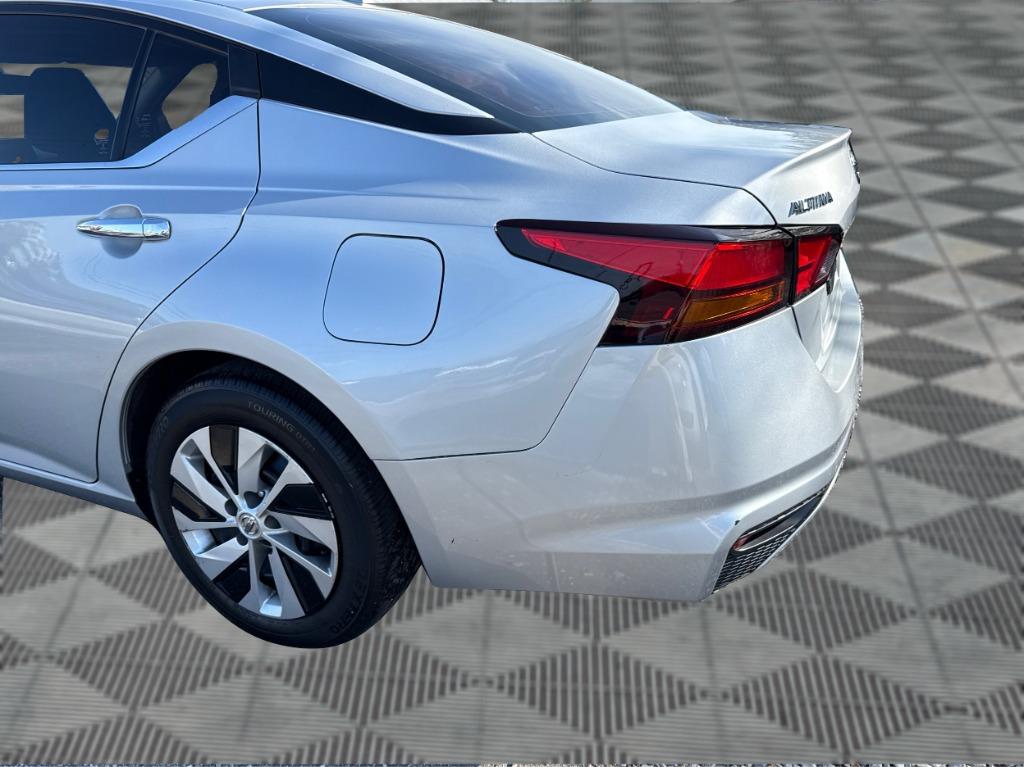 2020 Nissan Altima - $11,900