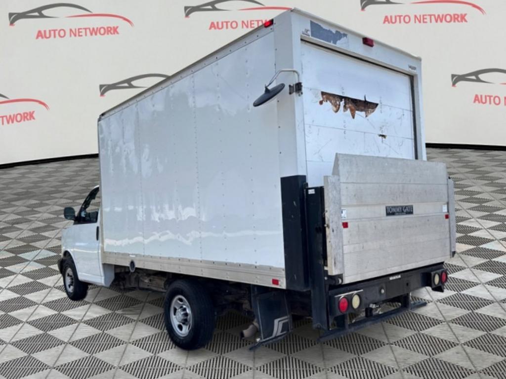 2016 Chevrolet Commercial Vans - $17,900