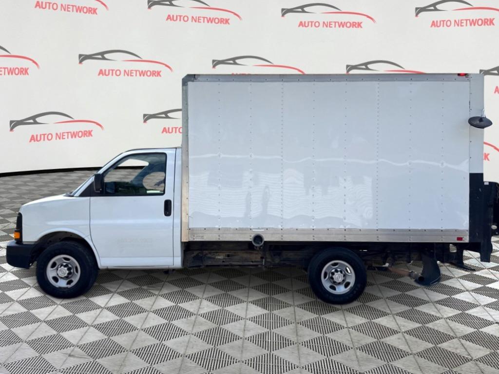 2016 Chevrolet Commercial Vans - $17,900