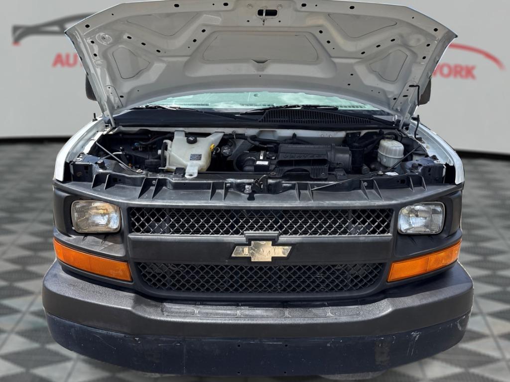 2016 Chevrolet Commercial Vans - $17,900