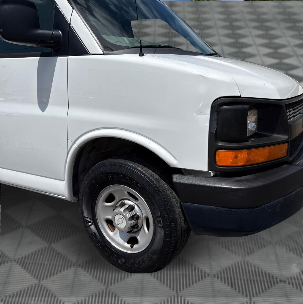 2016 Chevrolet Commercial Vans - $17,900
