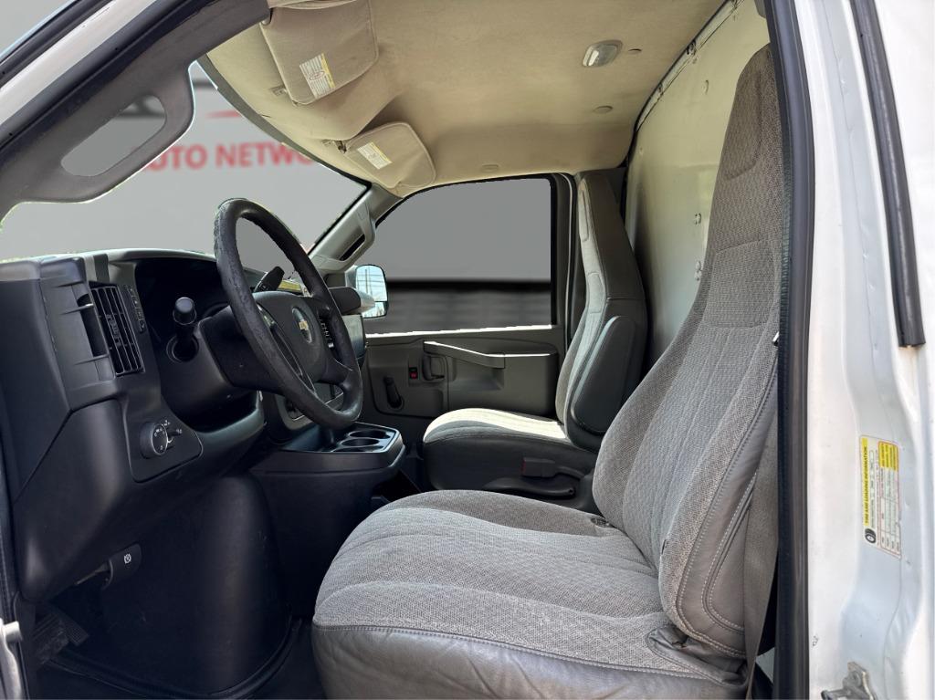 2016 Chevrolet Commercial Vans - $17,900