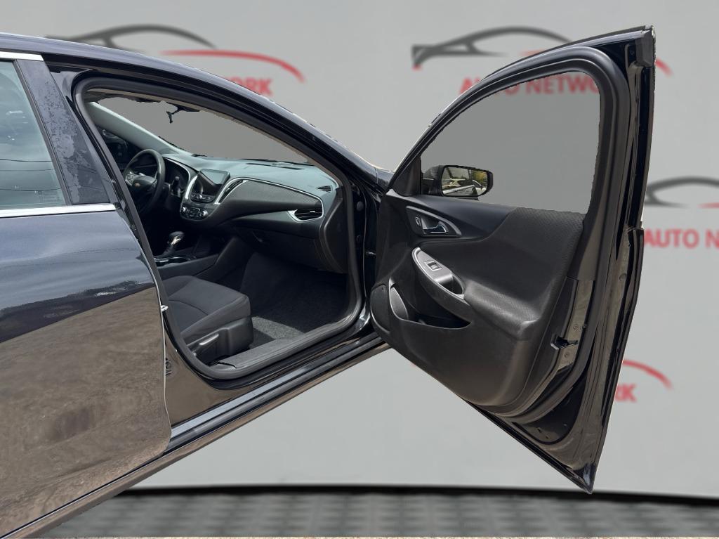 2022 Chevrolet Malibu - $11,900