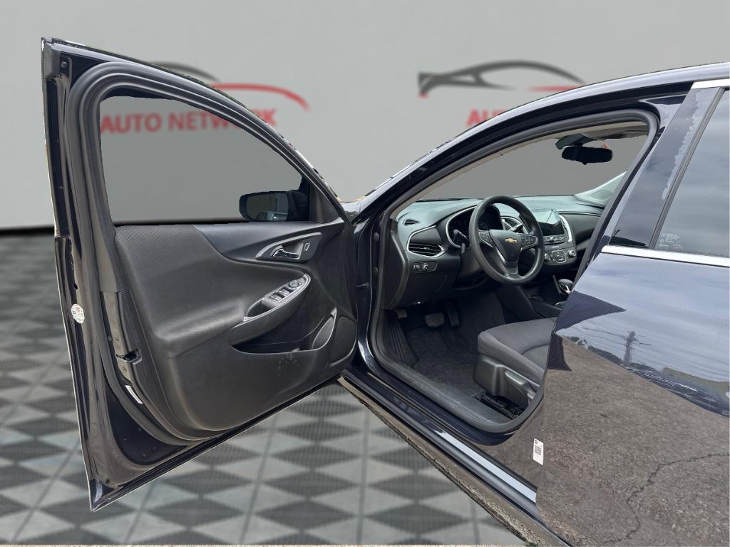 2022 Chevrolet Malibu - $11,900