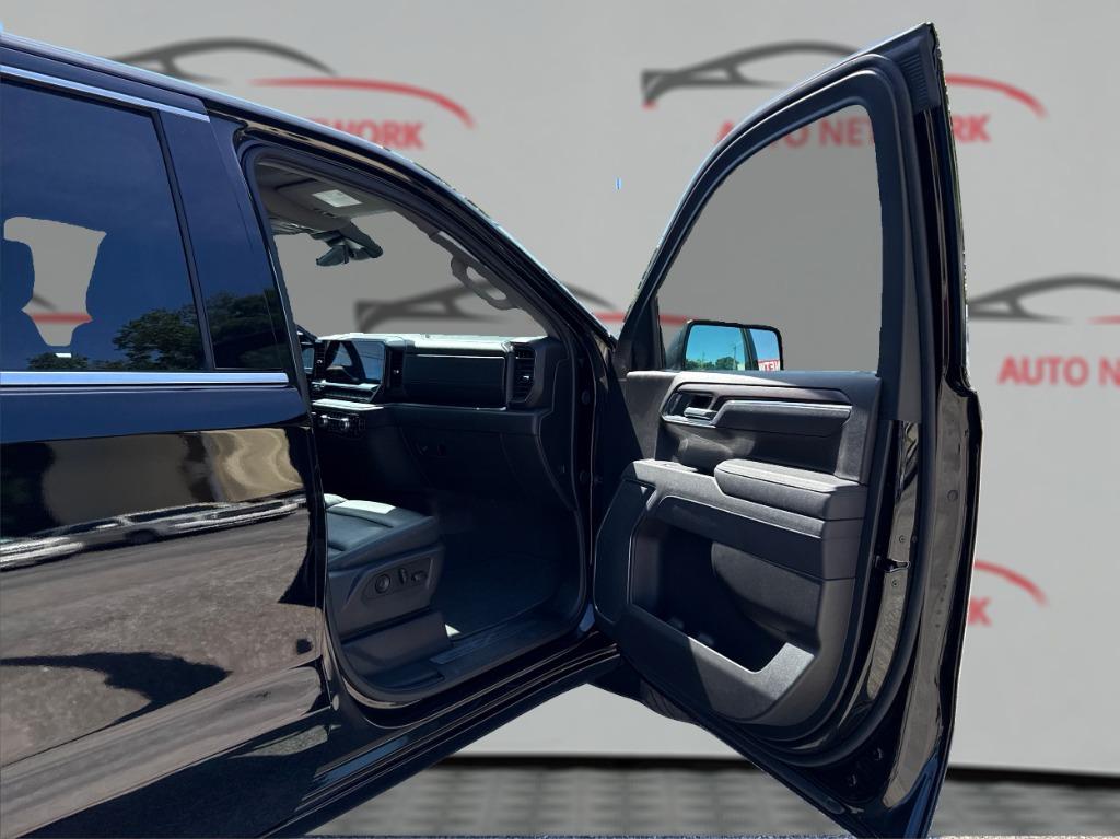 2025 GMC Sierra 1500 - $43,900