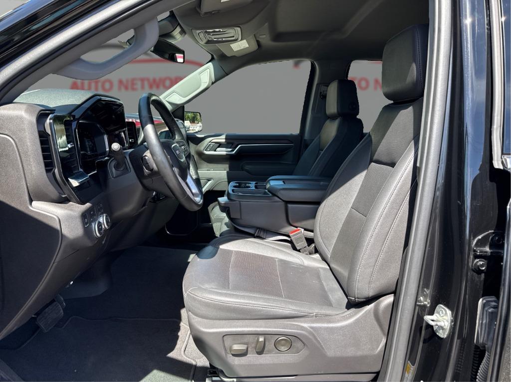 2025 GMC Sierra 1500 - $43,900