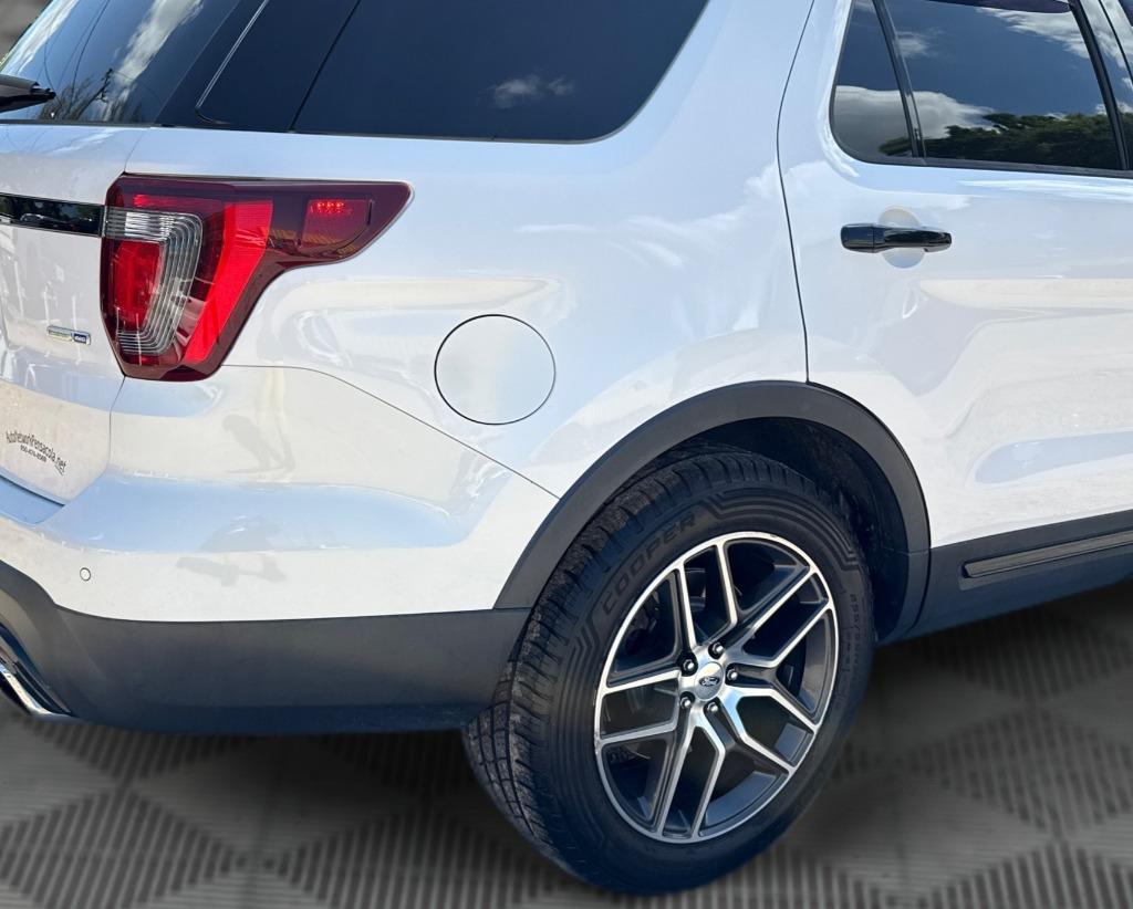 2017 Ford Explorer - $12,900