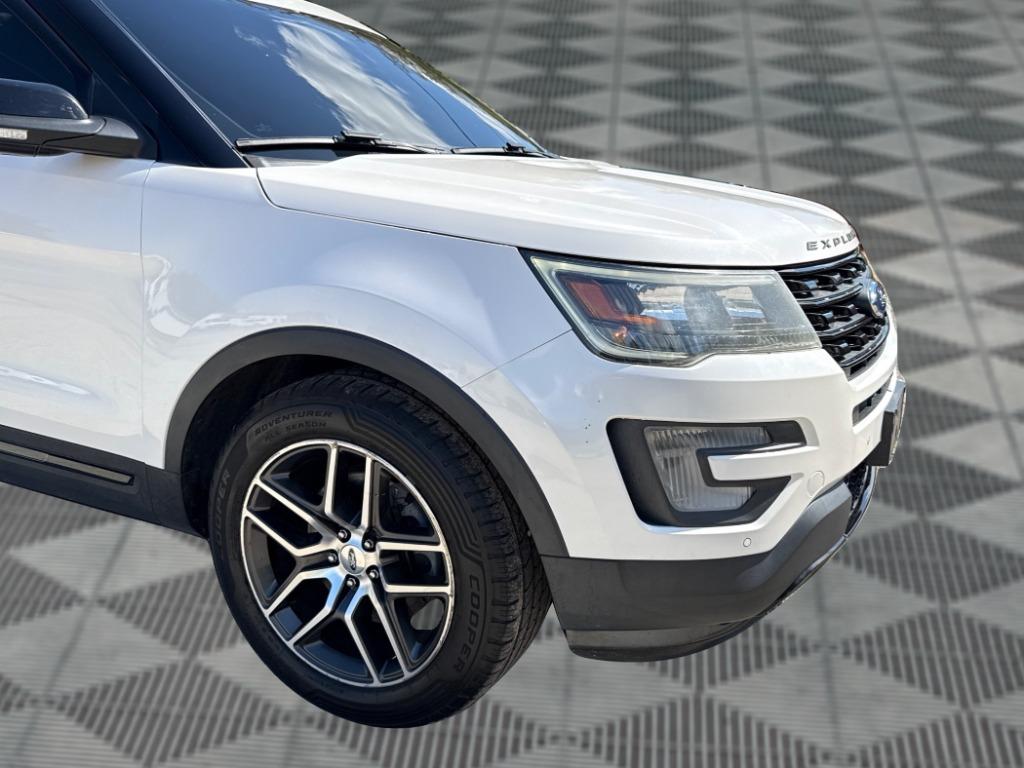 2017 Ford Explorer - $12,900