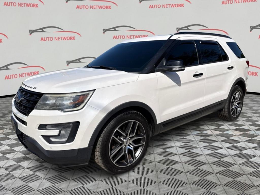 2017 Ford Explorer - $12,900