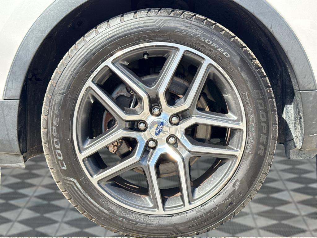 2017 Ford Explorer - $12,900
