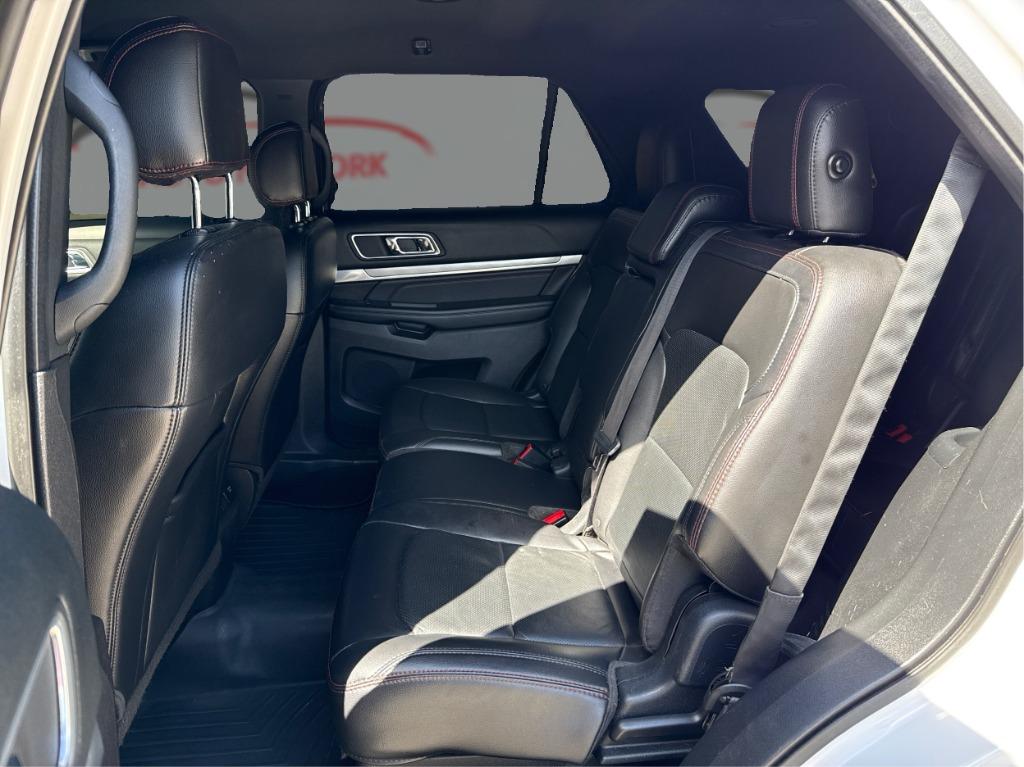 2017 Ford Explorer - $12,900