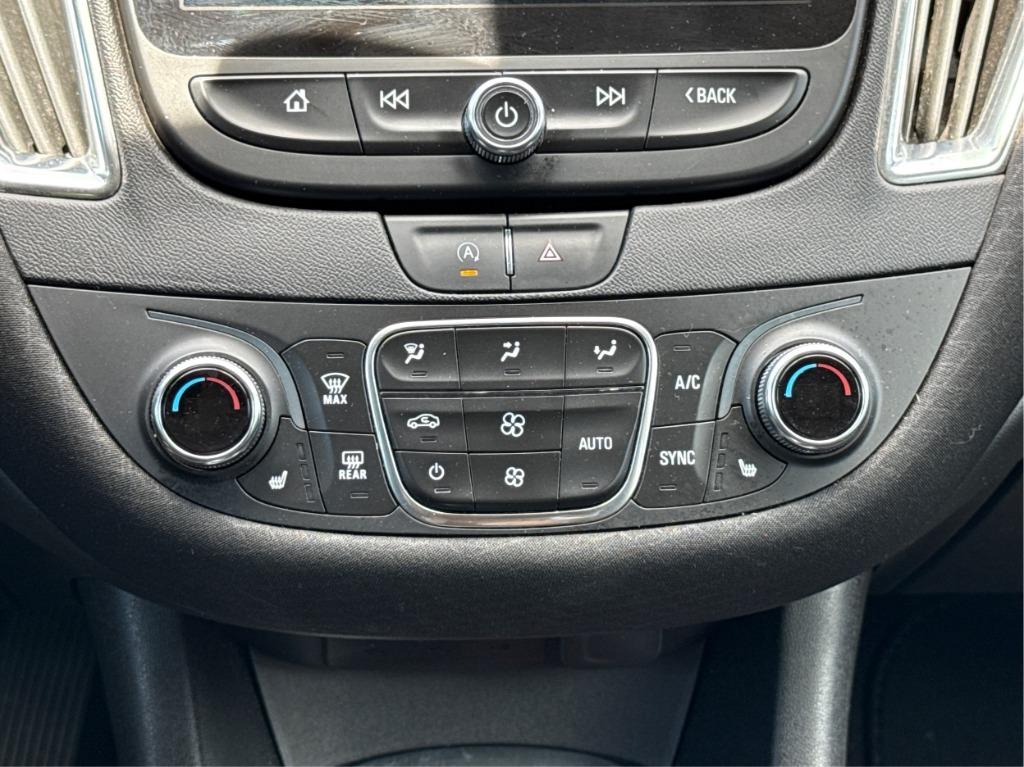 2020 Chevrolet Malibu - $12,900