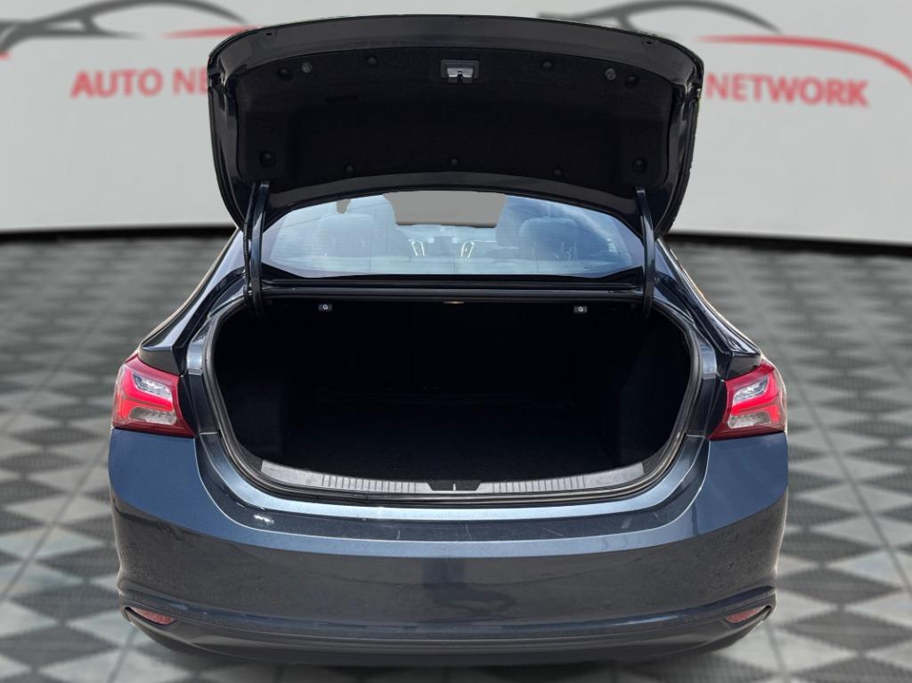 2020 Chevrolet Malibu - $12,900