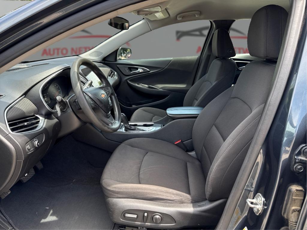 2020 Chevrolet Malibu - $12,900