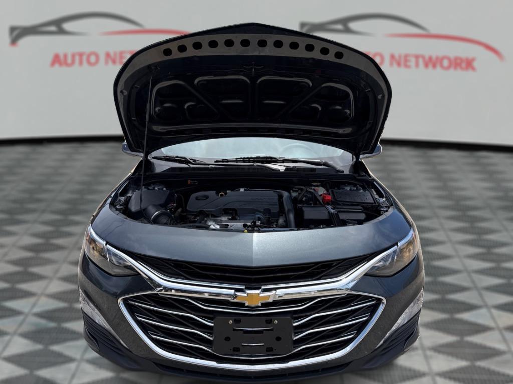 2020 Chevrolet Malibu - $12,900