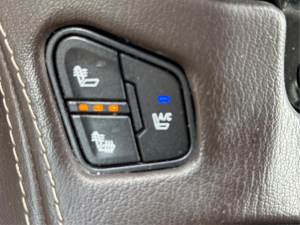2015 Chevrolet Suburban - $13,900