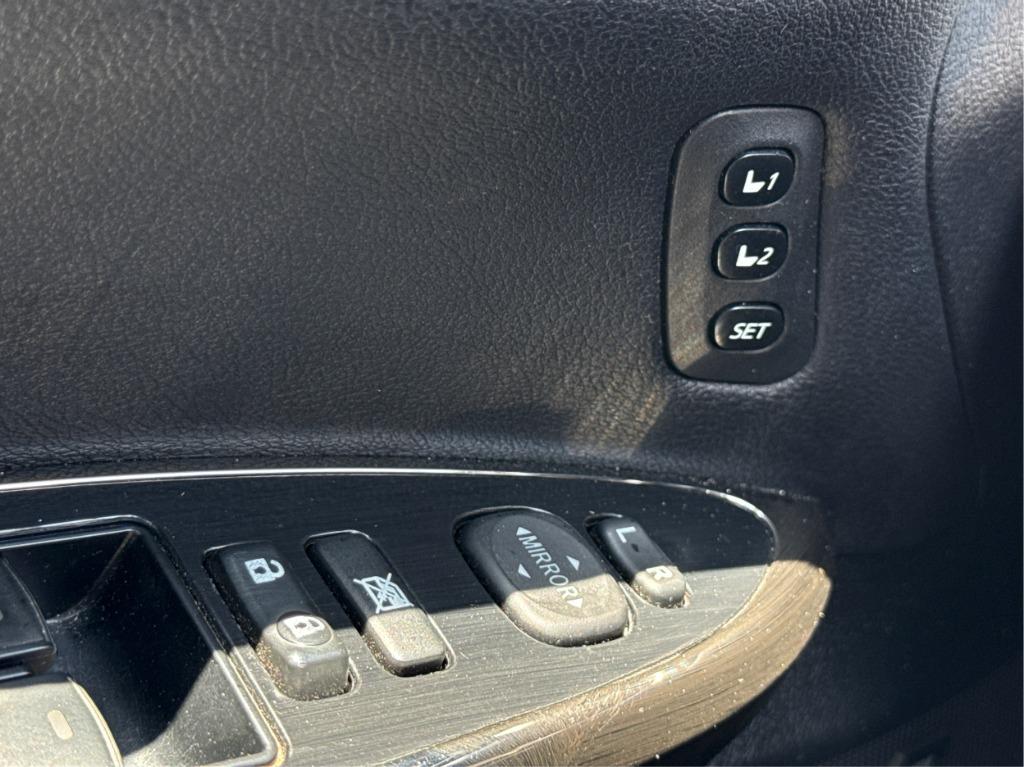 2018 Toyota Avalon - $16,900