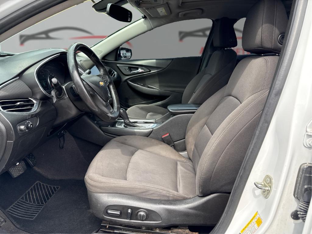 2018 Chevrolet Malibu - $9,900