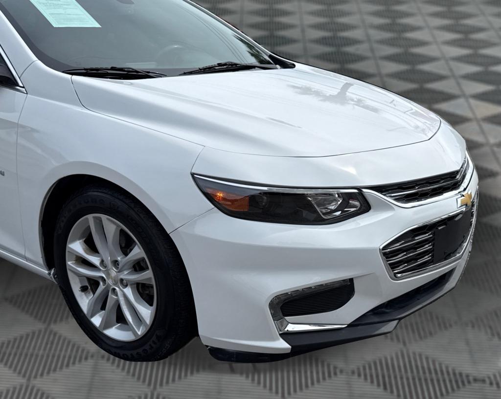 2018 Chevrolet Malibu - $9,900
