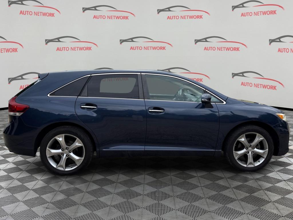 2015 Toyota Venza - $10,900