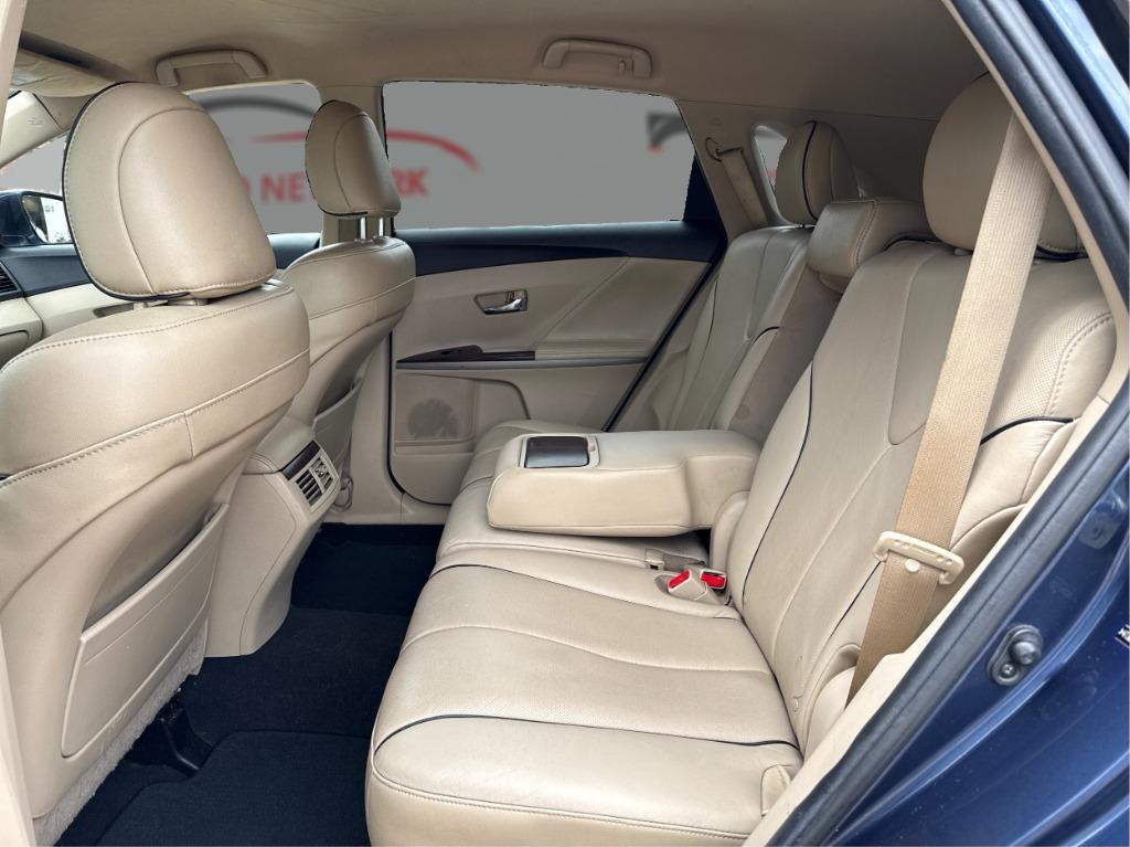 2015 Toyota Venza - $10,900