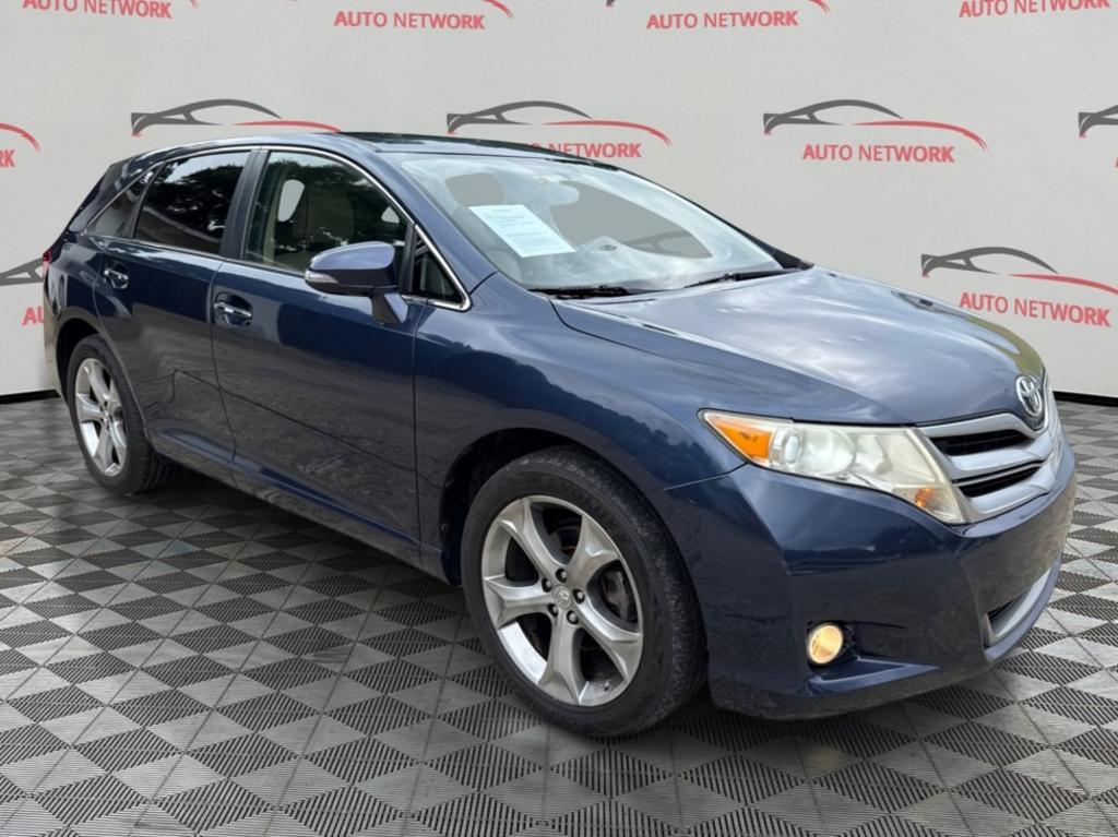 2015 Toyota Venza - $10,900