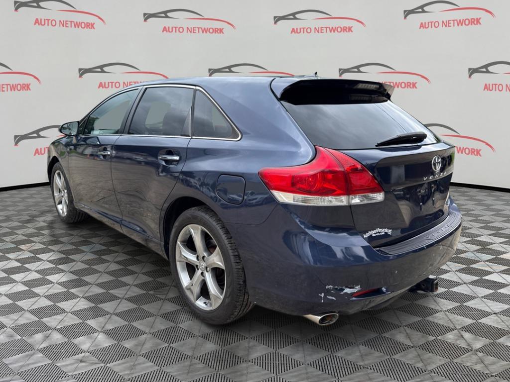 2015 Toyota Venza - $10,900