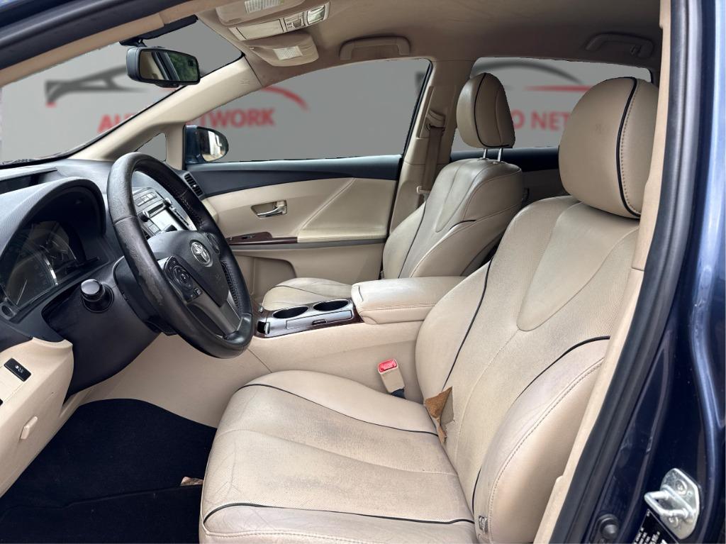 2015 Toyota Venza - $10,900