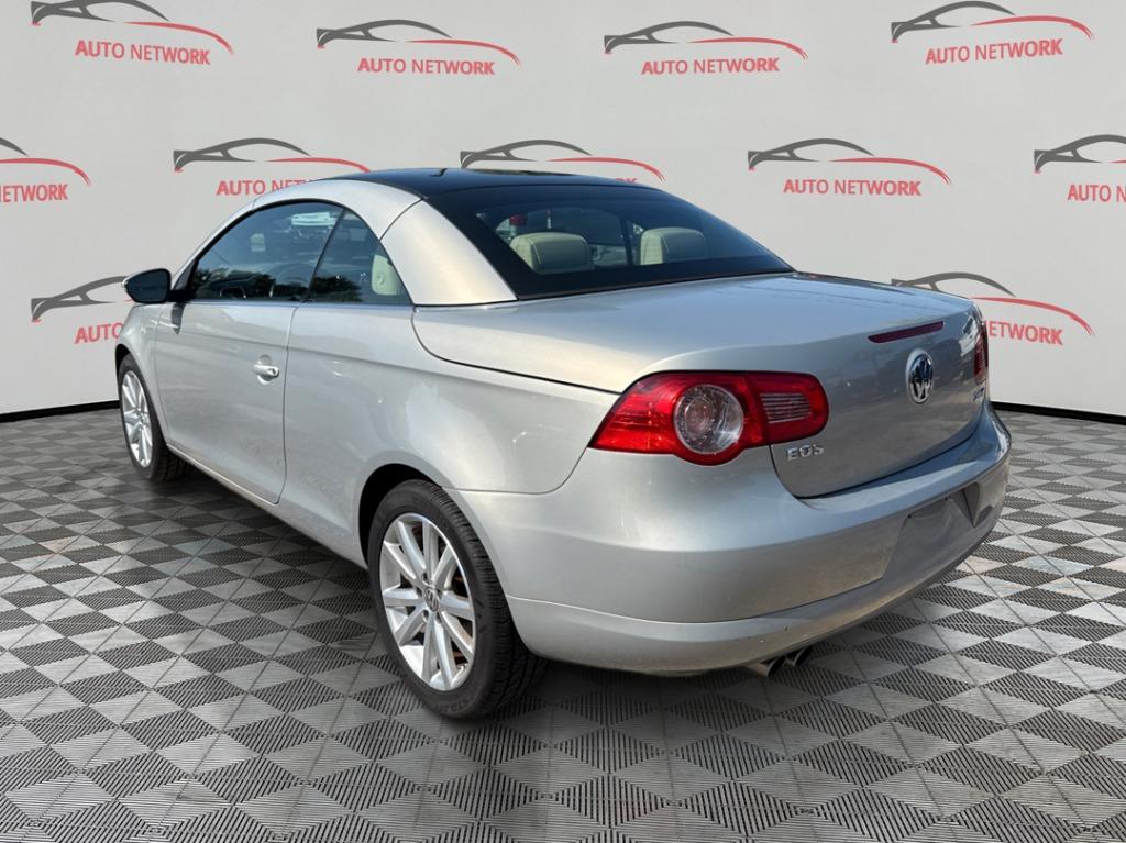 2010 Volkswagen Eos - $5,900