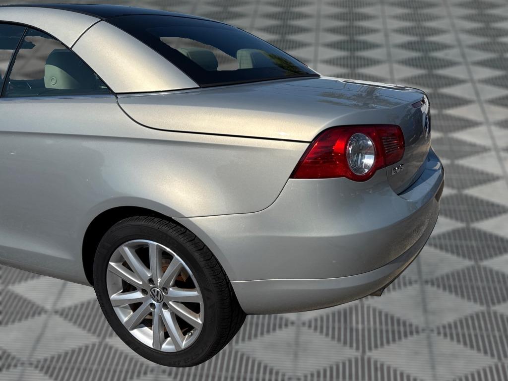 2010 Volkswagen Eos - $5,900