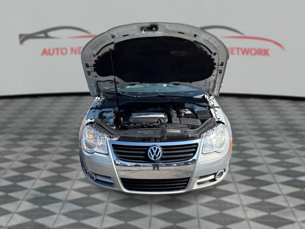 2010 Volkswagen Eos - $5,900