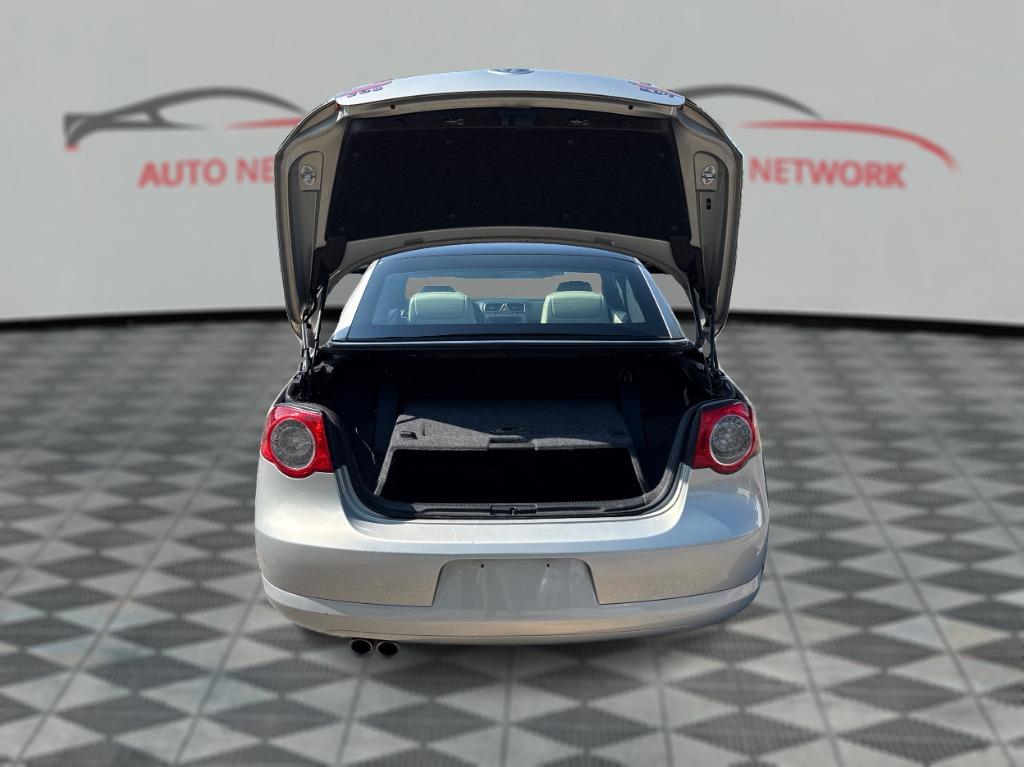 2010 Volkswagen Eos - $5,900