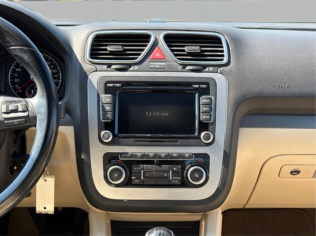2010 Volkswagen Eos - $5,900