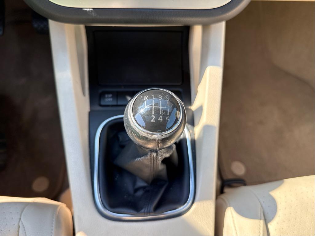 2010 Volkswagen Eos - $5,900