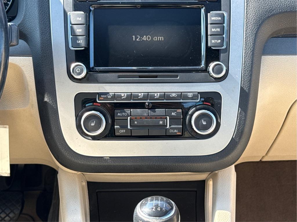 2010 Volkswagen Eos - $5,900