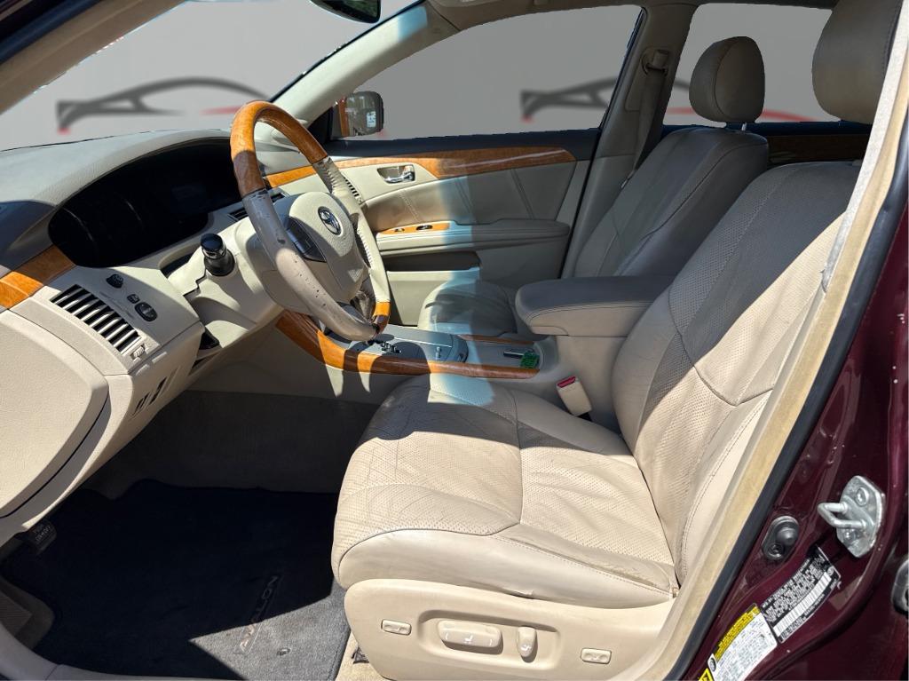 2005 Toyota Avalon - $7,900