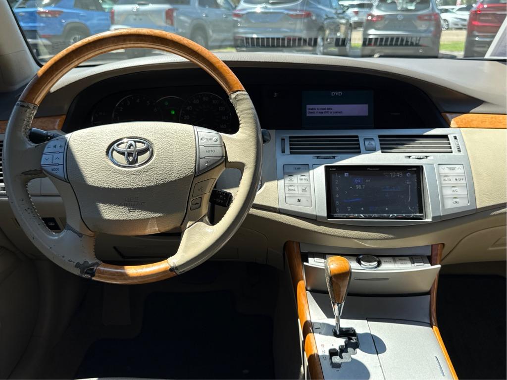 2005 Toyota Avalon - $7,900