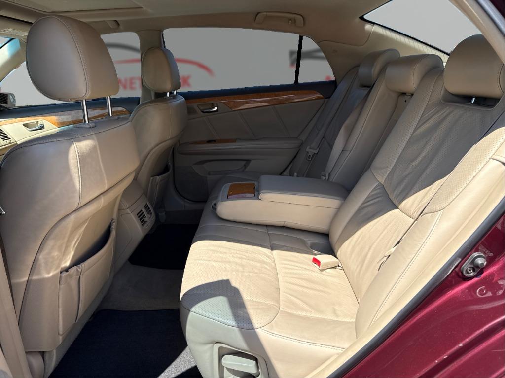 2005 Toyota Avalon - $7,900