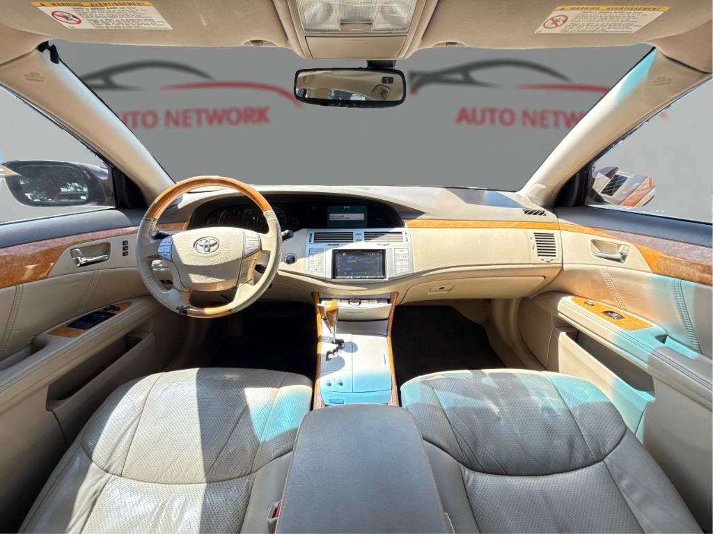 2005 Toyota Avalon - $7,900